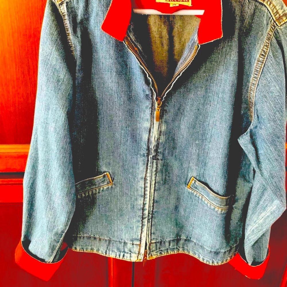 Girls jean jacket red cotton collar red cuffs fully zipped front closure Age 10